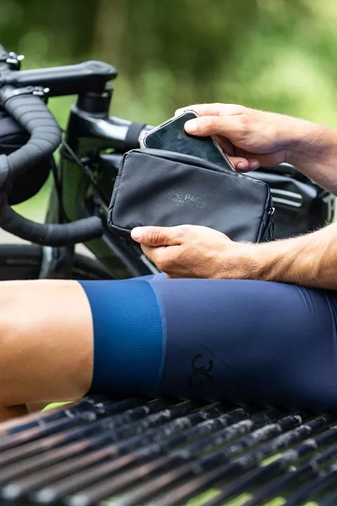 The Pack Essentials Case Zwart